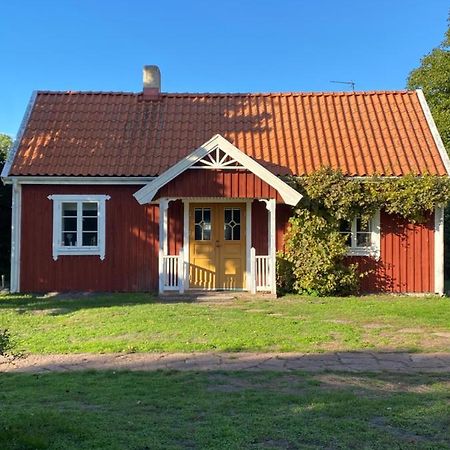 Bo I Egen Stuga Pa Haerlig Oelandsgard Кёпингсвик Экстерьер фото